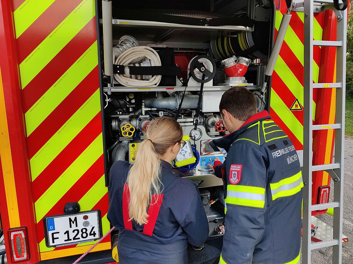 Übung zur Ladungssicherung – Feuerwehr Wolkersdorf